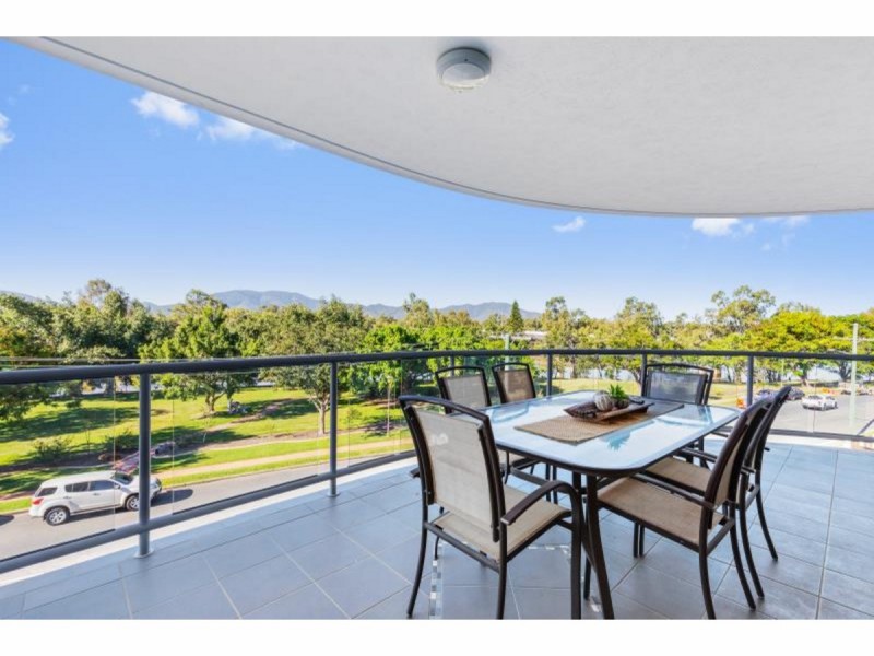 302/6-8 Victoria Parade, Rockhampton City QLD 4700